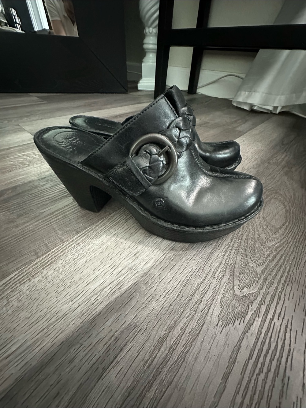 BORN black leather heeled clog mule slide on shoes women’s size 8